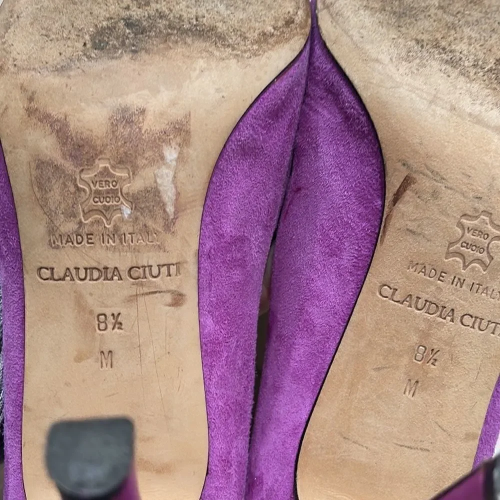 Beautiful fuschia lavender suede and leather heels.